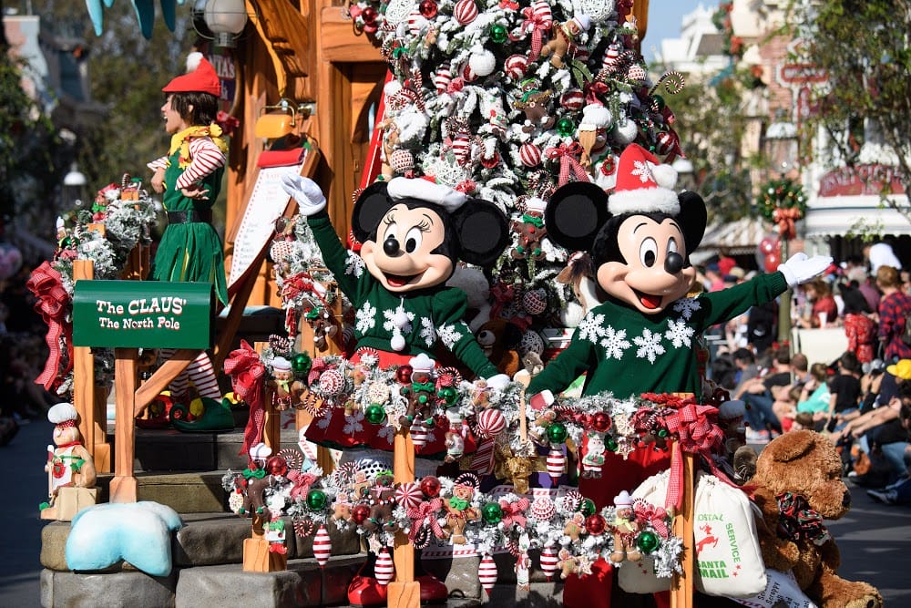 Holidays Begin at the Disneyland Resort HorrorBuzz